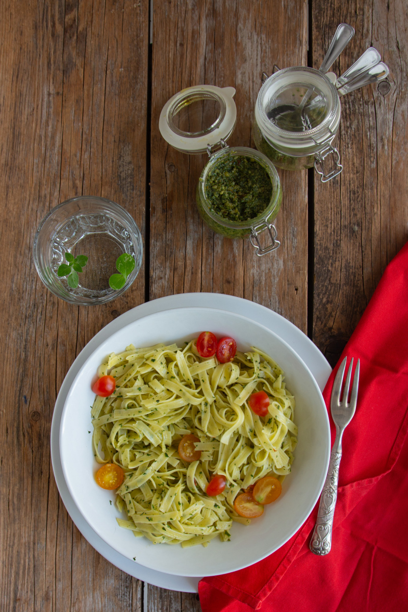 pesto di foglie di carota pesto di foglie di carota