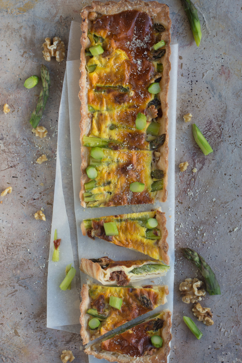 Crostata salata asparagi ricotta noci Crostata salata asparagi ricotta noci